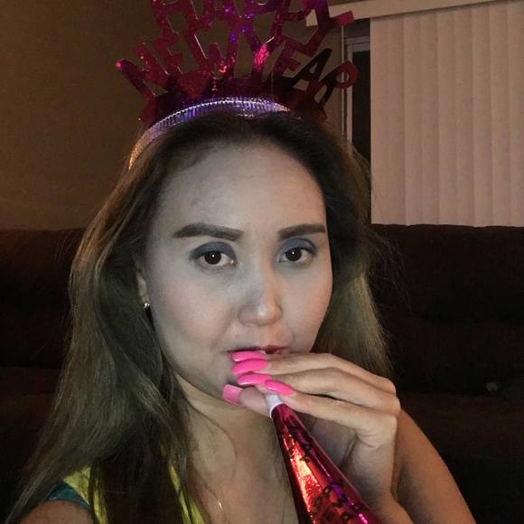 Meet your Posher, Cristina - Picture 1 of 1